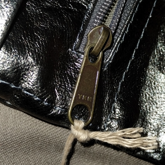 NWT UASHMAMA ITALIAN MADE METALLIC CLUTCH ~ 11" x 9" ~ FOLD-OVER,1 SNAP CLOSURE - Picture 9 of 16